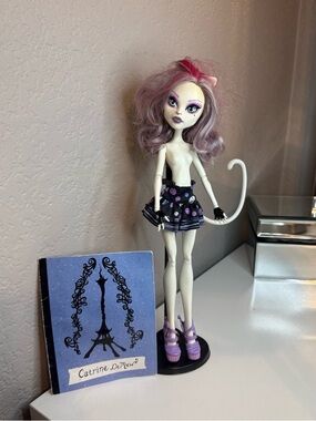 Monster High Catrine DeMew Scaris: City of Frights